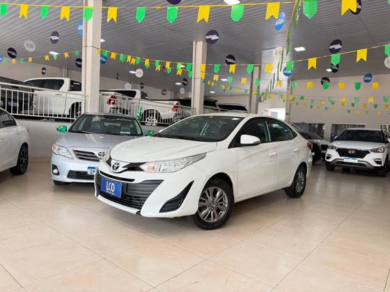 TOYOTA YARIS 1.5 16V FLEX SEDAN XLS CONNECT MULTIDRIVE TOYOTA YARIS 1.5 16V FLEX SEDAN XLS CONNECT MULTIDRIVE